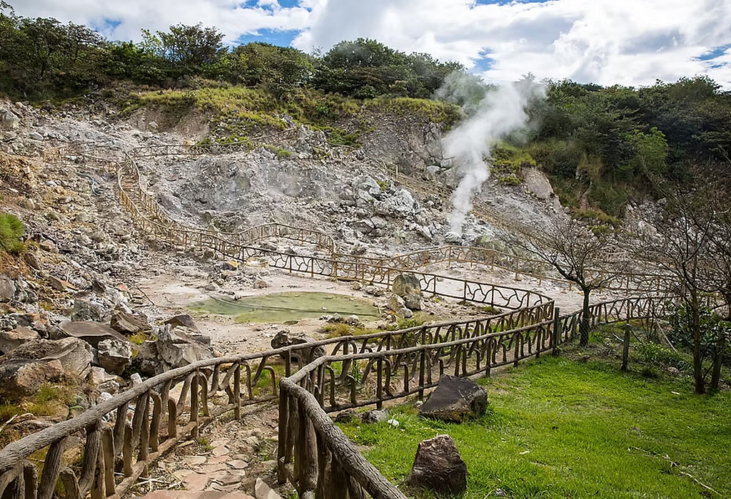 Miravalles Volcano – Hornillas Hot Springs